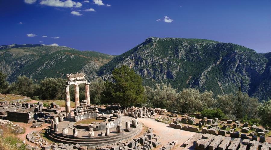 Atene + Tour Argolide, Olympia e Delfi + Minicrociera nel Golfo Saronico con volo da Roma o Milano