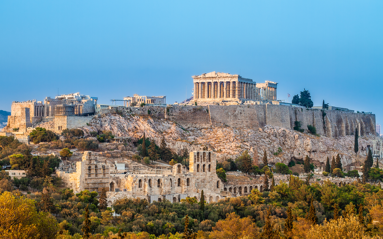 Atene + Argolide + soggiorno mare all'Hotel Golden Coast con volo da Roma o Milano