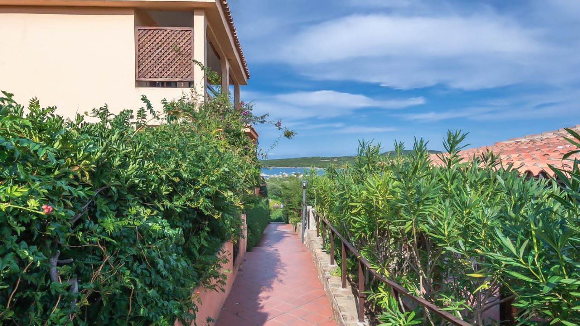 Baia De Bahas Residence