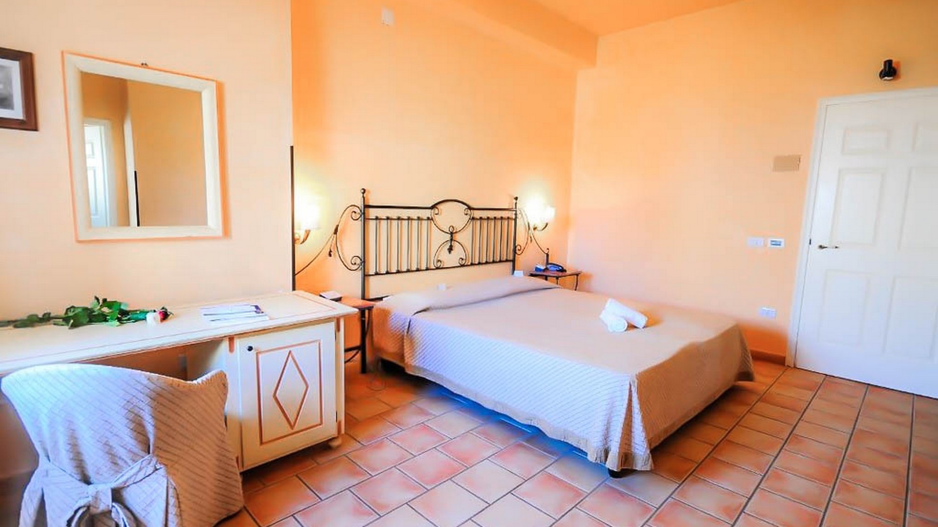 Delfino Beach Hotel