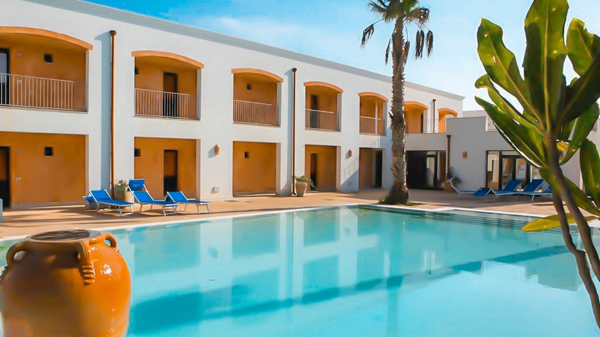 Delfino Beach Hotel