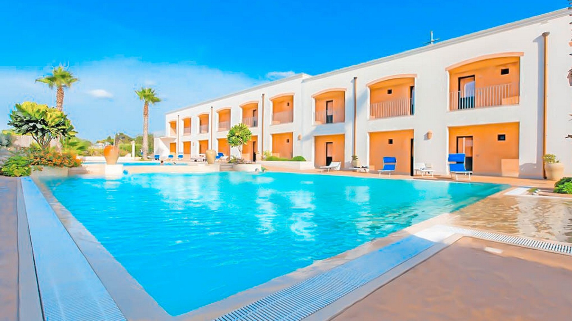 Delfino Beach Hotel