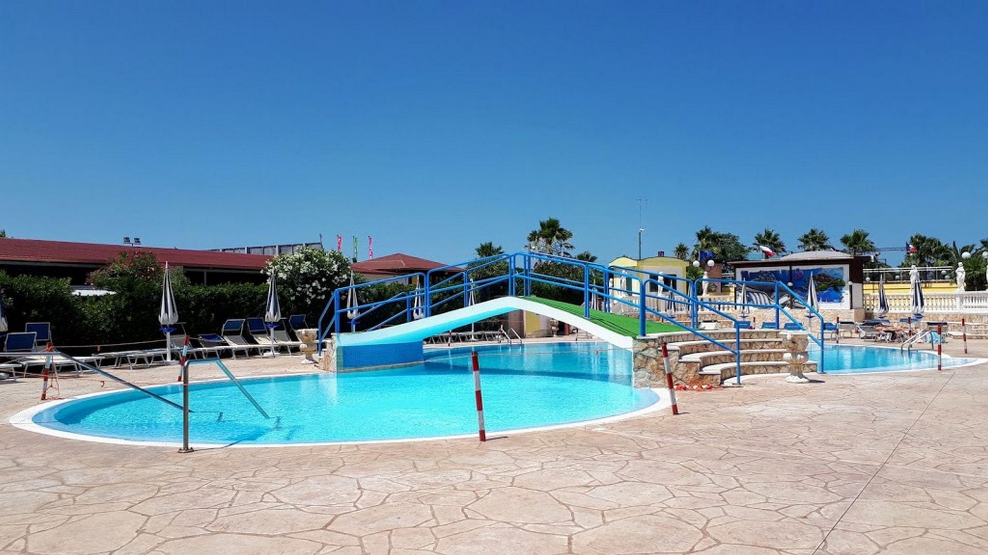 Village Club Green Park
