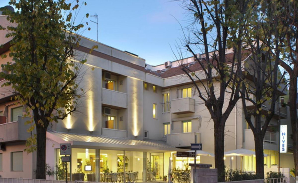 Hotel Nives - Emilia-Romagna, Riccione