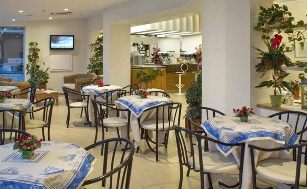 Hotel Nives - Emilia-Romagna, Riccione