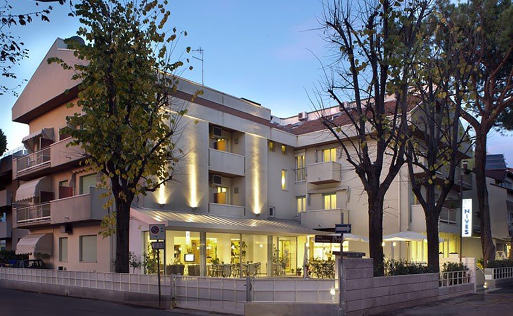 Hotel Nives - Emilia-Romagna, Riccione