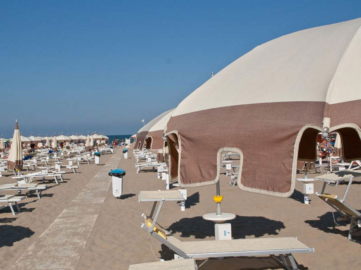 HOTEL KONRAD & CORONA